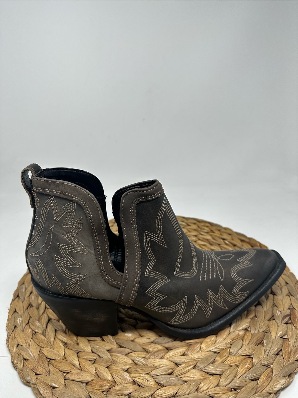 MYRA Emmie Faye Stitched Leather Boots Black Brown Size 9 Women's